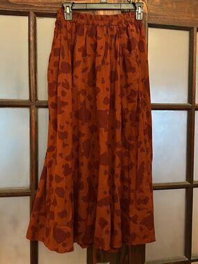Curator SF patterned skirt